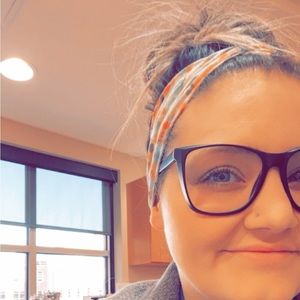 Meet your Posher, Alicia